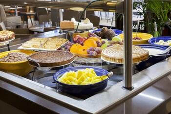 Hotel 17 Batignolles Parigi