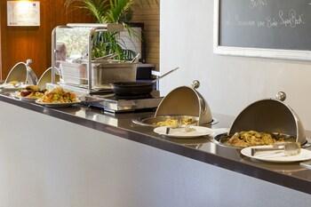 Hotel 17 Batignolles Parigi