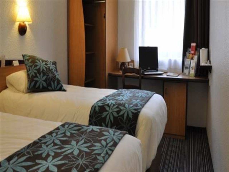 Hotel 17 Batignolles Parigi