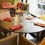Hotel 17 Batignolles
